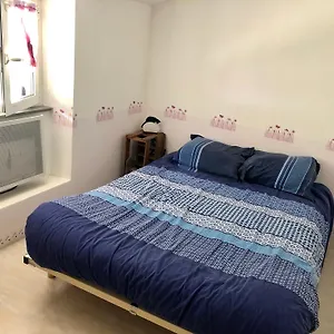 Apartment Duplex A, Tende